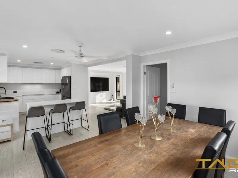 FAMILY HOME WITH HUGE ENTERTAINING