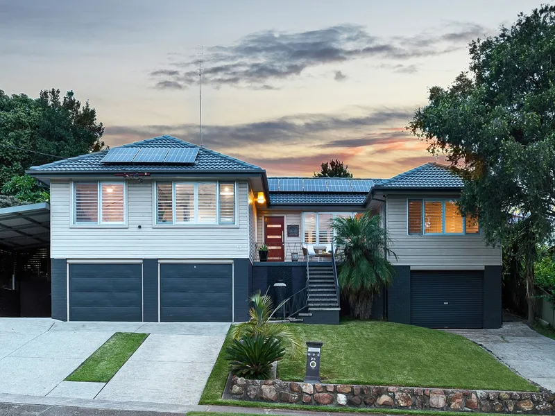 Beautifully renovated four bedroom home with pool, close to Westfield Kotara. And your pet may be welcome!