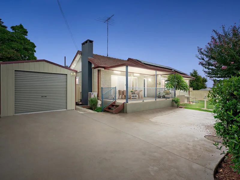 MODERN FAMILY LIVING