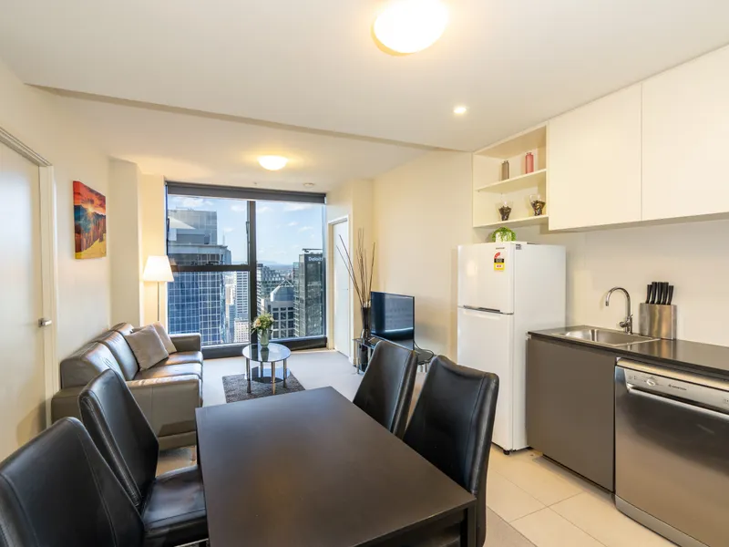 Living with Spectacular Views, 2 Bedroom 2 Bathroom with 1 Carpark @ Collins Street