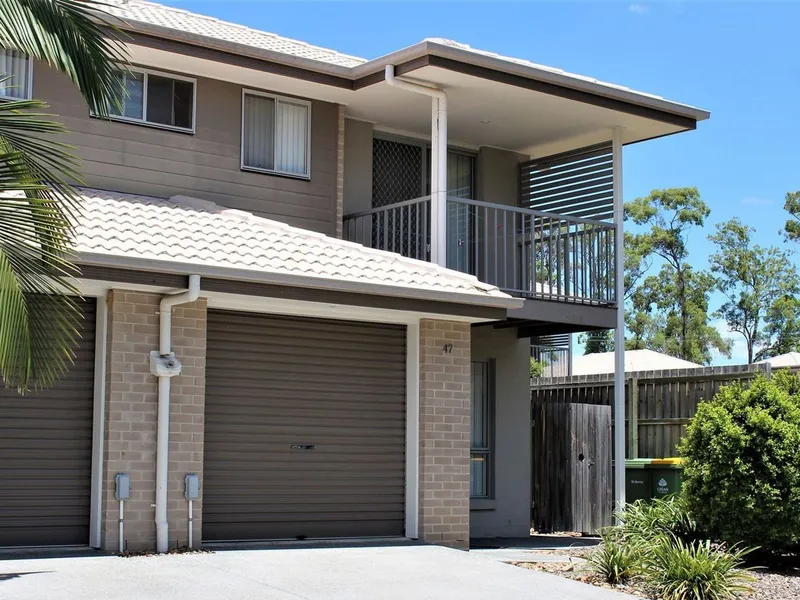 Stylish Three Bedroom Townhouse