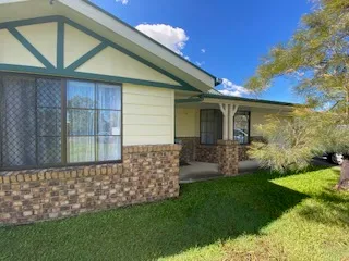 Morayfield 990sqm Block - 4 bedroom home 