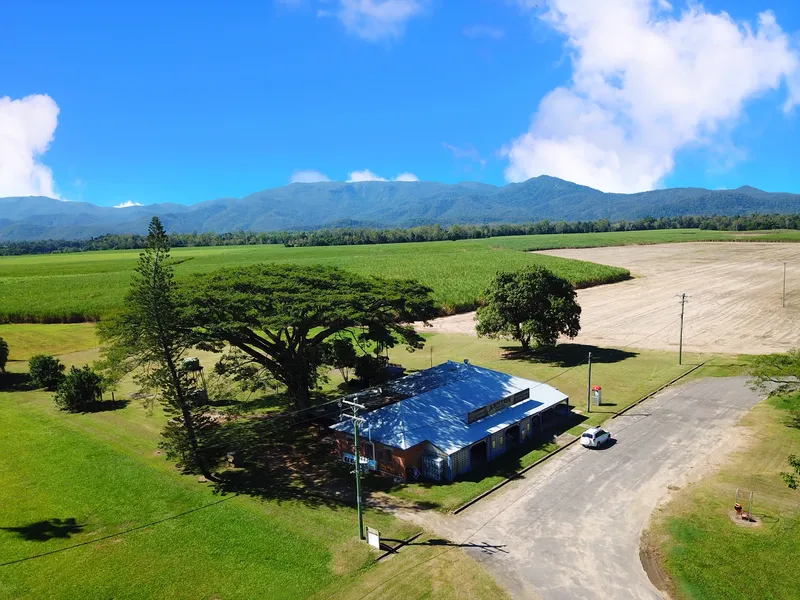 FREEHOLD PUB WITH HUGE POTENTIAL - residence or business your choice...