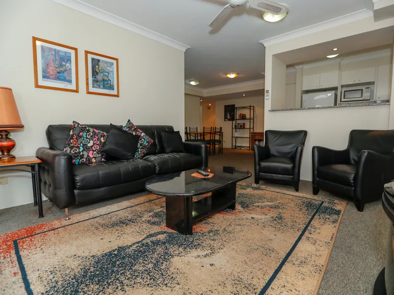 Spacious 2 Bedroom Apartment - Furnished & Great Location