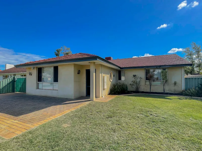 Development Potential! Spacious, Solid Family Home with a Huge Rear Workshop