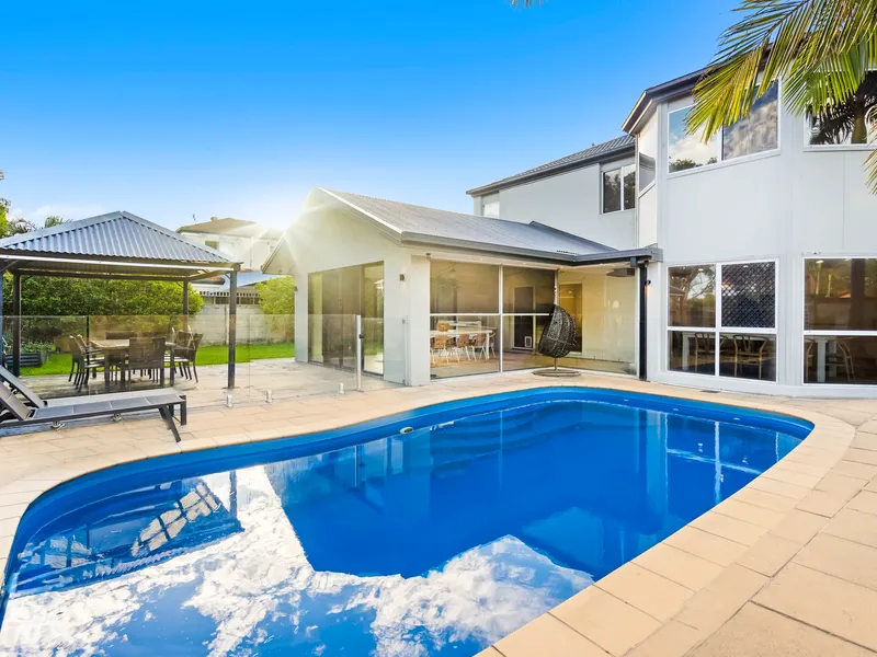 SELLING AT OR BEFORE AUCTION! PRE AUCTION OFFERS ENCOURAGED! Auction held at LANGHAM HOTEL 11AM 24TH JAN