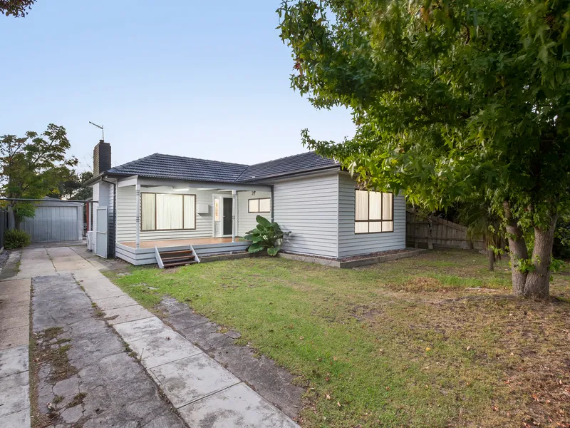 Beautifully renovated 3 bedroom house in a great location!