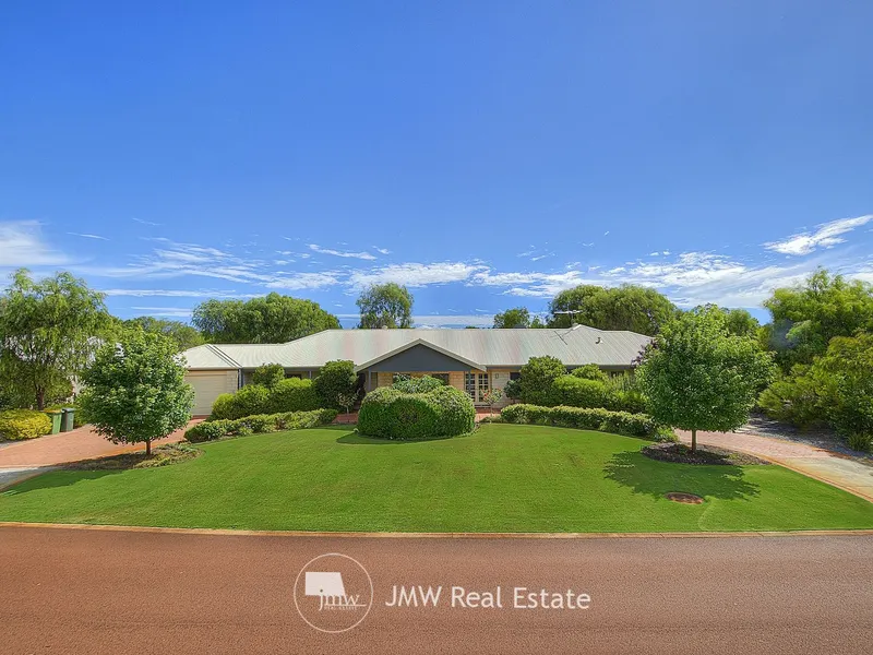 COUNTRY ROAD – THE BENCHMARK IN LIFESTYLE LIVING