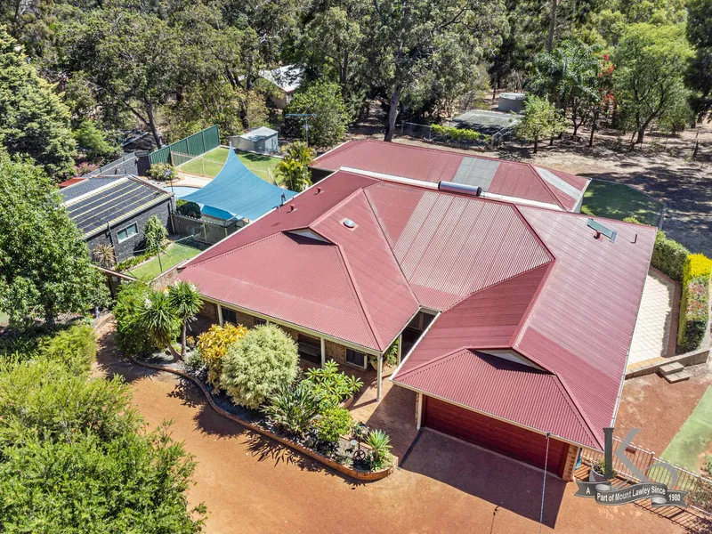 NATURES FINEST - FAMILY PARADISE ON A 7208SQM LOT!