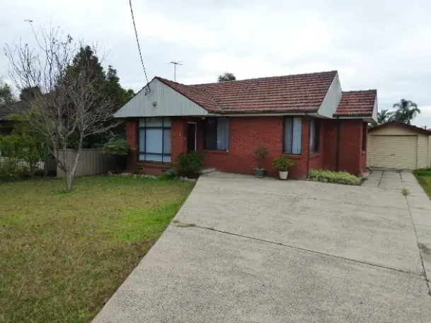 Renovated family Home just 400M from Glenfield Station
