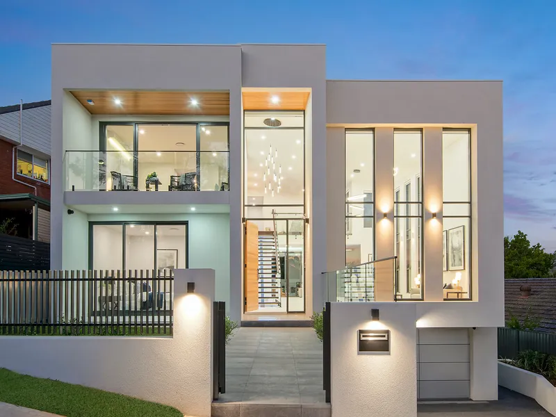 Enormous family residence of sublime modern flair