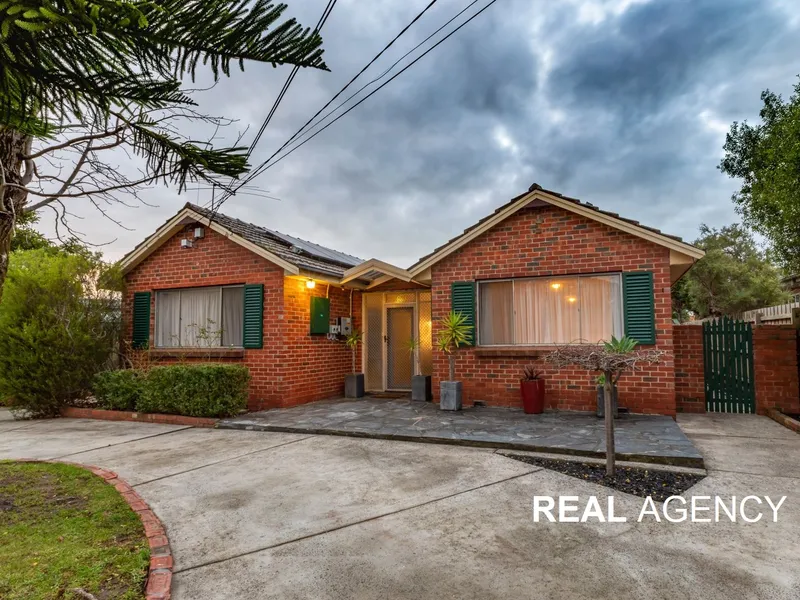 $530/w Renovated 3 Bed + Study Nook Home Within Dual School Zones!