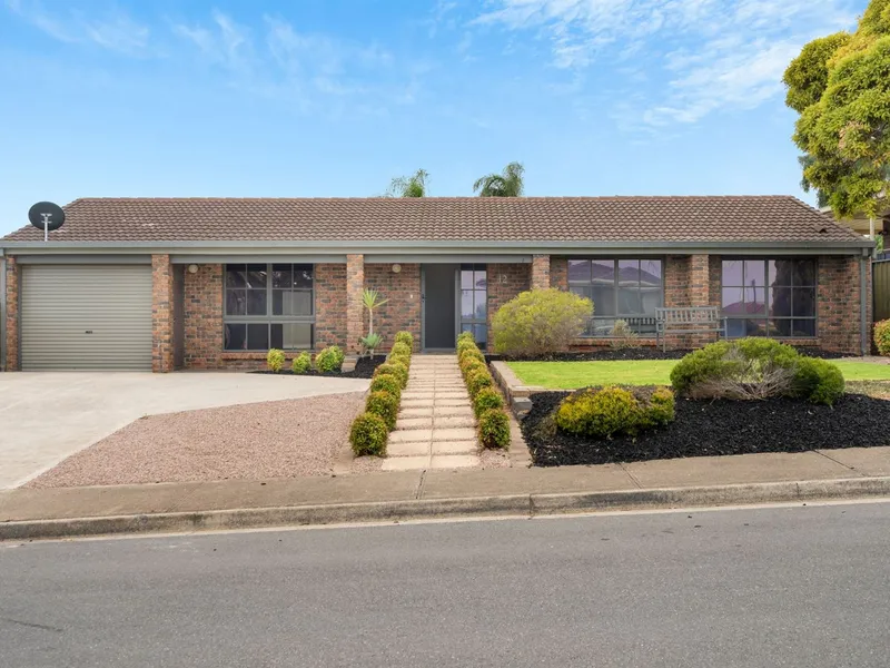 Family home with entertaining area and built in spa!!