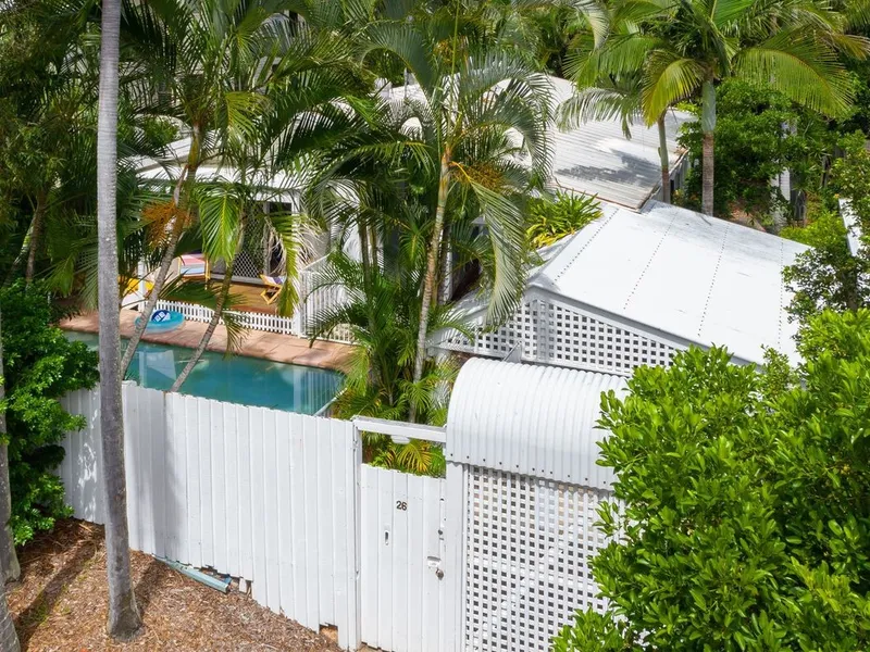 Beach House with pool
