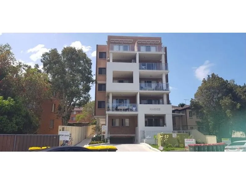 2 BEDROOM UNIT WITH LIFT