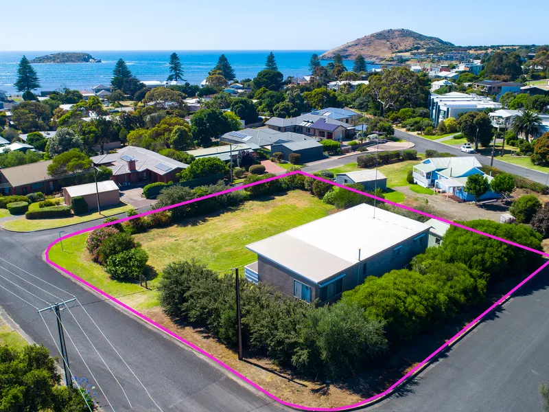 Fantastic Beach Home - Dream Location - Exclusive Precinct  