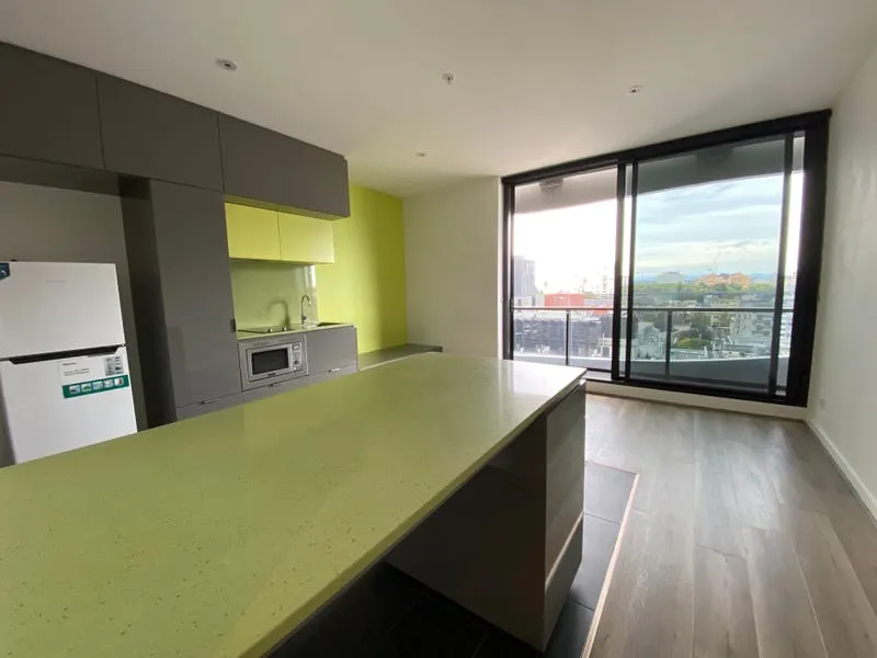 MODERN FURNISHED One Bedroom Apartment, Located On Swanston Street!