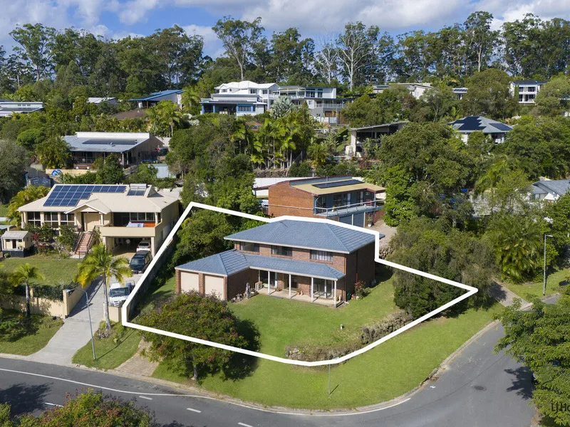 SPACIOUS FOUR BEDROOM HOME WITH DOUBLE GARAGE