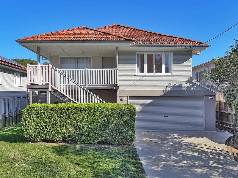 MOVE IN TODAY! RARE DUAL LIVING OPPORTUNITY