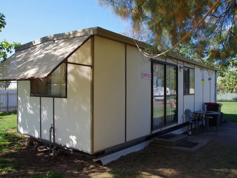 Mainway Holiday Park, For more information contact: (02) 6795 4268