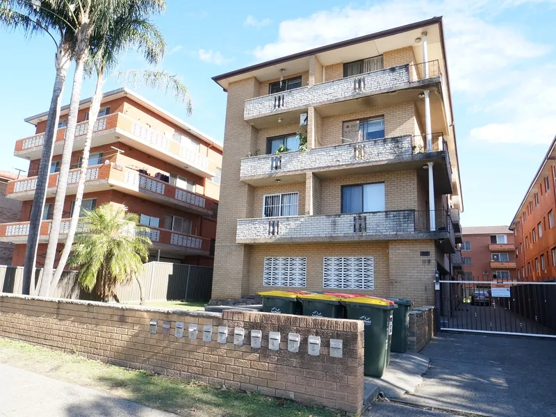 EXCELLENT CONDITION THROUGHOUT