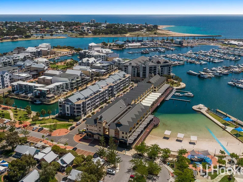 Waterfront Luxury In Mandurah Marina