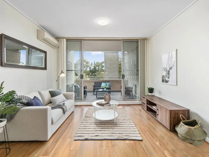 Large split-level Apartment