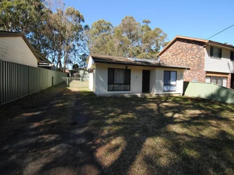 Short distance to the bay and beach