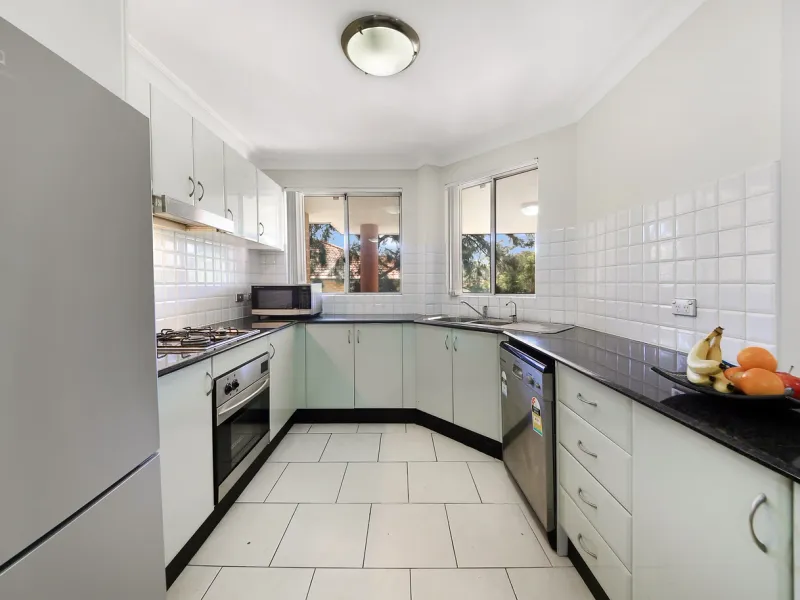 SUN FILLED THREE BEDROOM HOME MINUTES FROM CBD