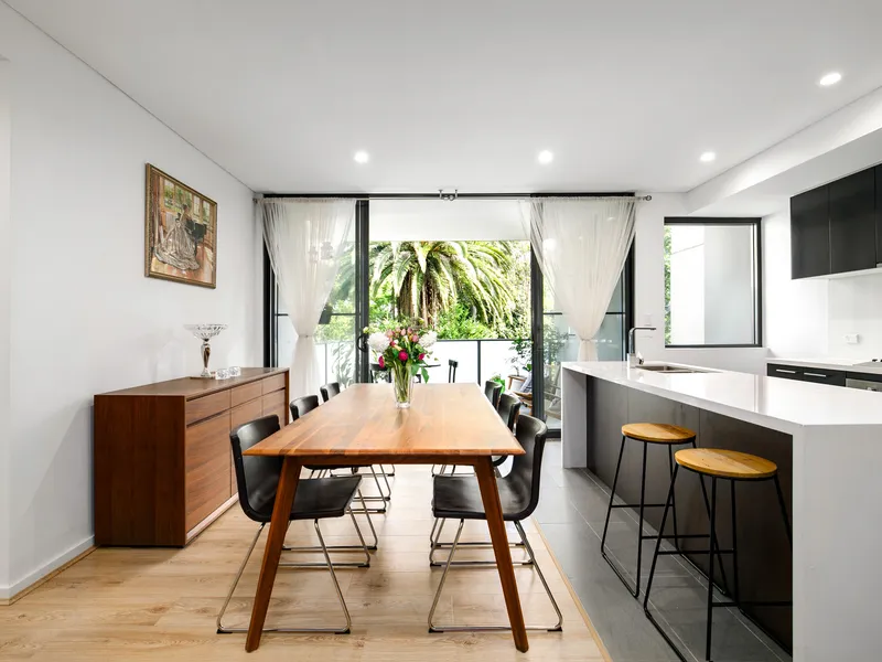 Luxury lifestyle in a quiet yet ultra-convenient location 