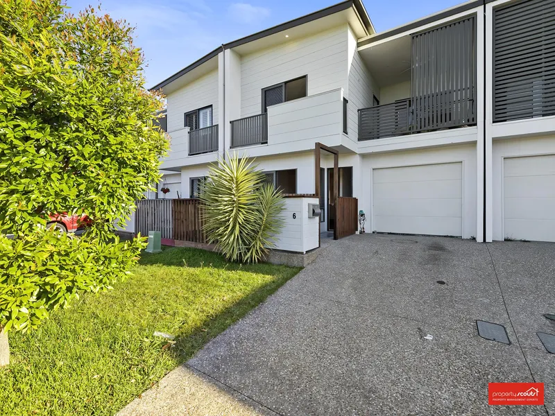 As new 3 bedroom townhouse. You’ll love the cheap electricity bills with solar connected!