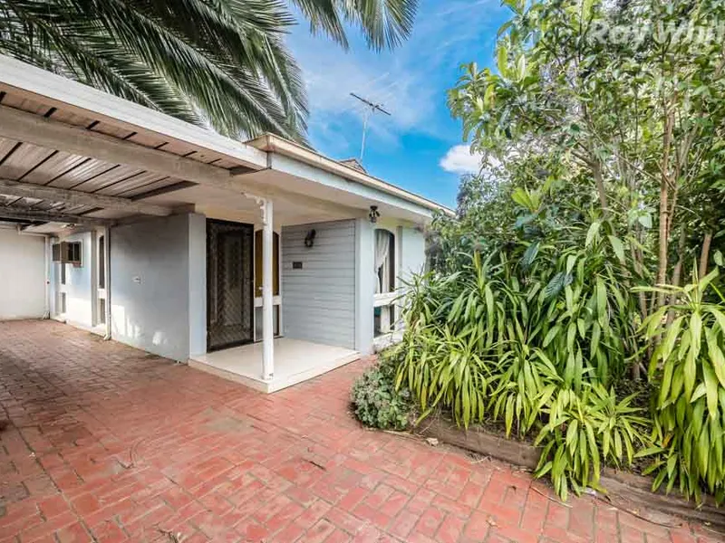 4 BEDROOM HOME IN THE HEART OF BUNDOORA!