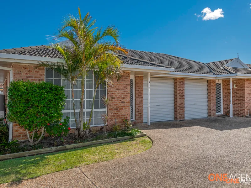 Spacious villa within walking distance to town!