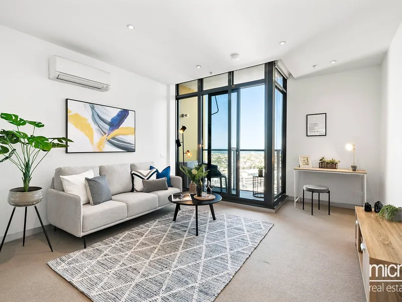 Sky-High Southbank Sensation with Spectacular Bay Views
