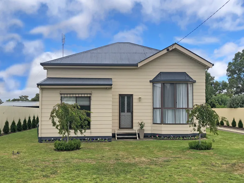 Beautiful family home on expansive block