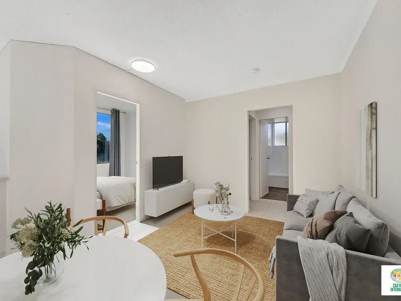 Two bedrooms apartment just minutes from Granville Station