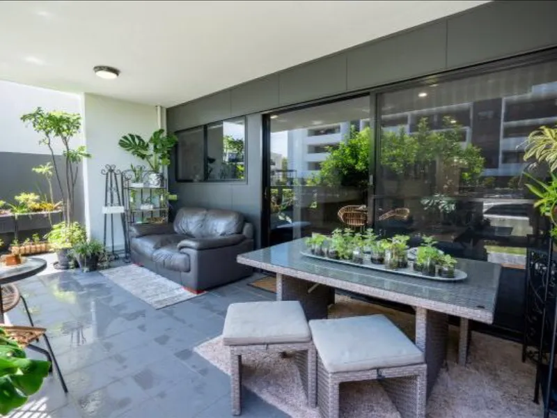 **UNDER CONTRACT** Unique 3bed2bath2car Sunshine Coast Apartment - Nothing Else Like It!