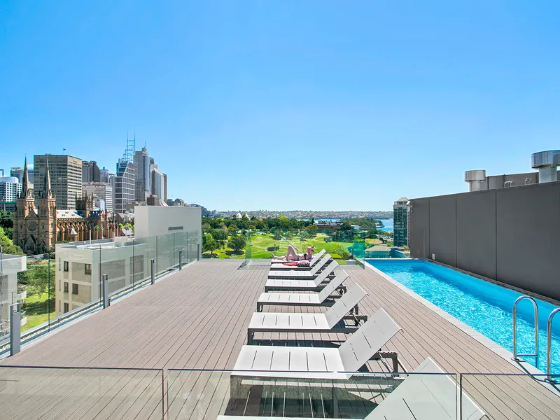 LUXURIOUS, NORTH FACING, SUN DRENCHED and SPECTACULAR HARBOUR AND CITY VIEWS!