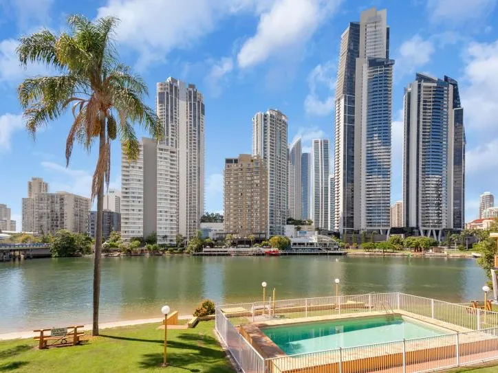 RIVERFRONT TWO BEDROOM DUPLEX