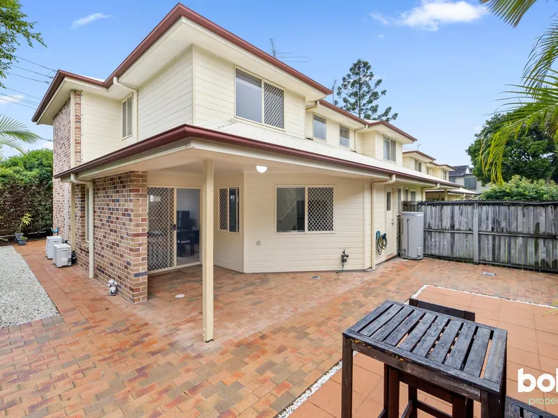 Modern and spacious 3 Bedroom Townhouse in Sought-After Nundah - A must see!