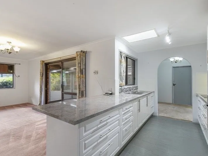 Good Sized Family Home with Air Con and Solar.