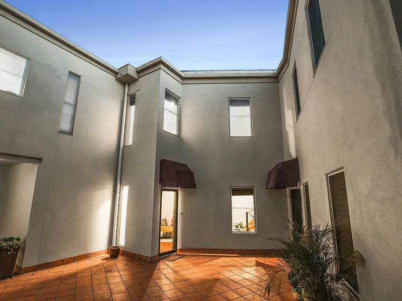 Luxurious Modern Warehouse Conversion