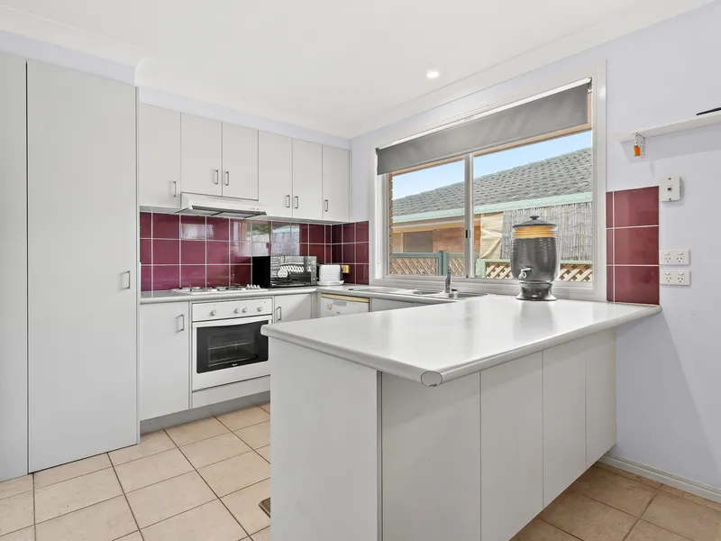 Pet friendly home close to town