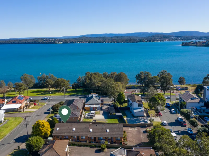 Villa Living in Central Warners Bay   