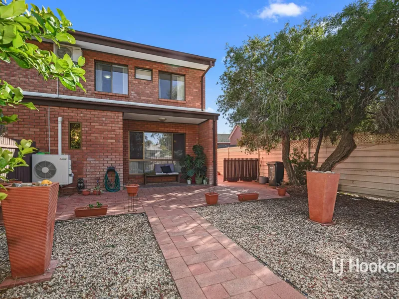 A Slice of Citrus Bliss -Zesty 2-Bedroom East Side Retreat