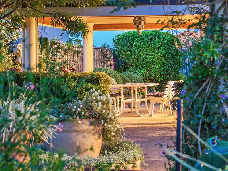 Stunning Halls Head hideaway