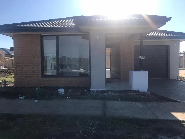 THREE BEDROOM IN BOTANICAL!