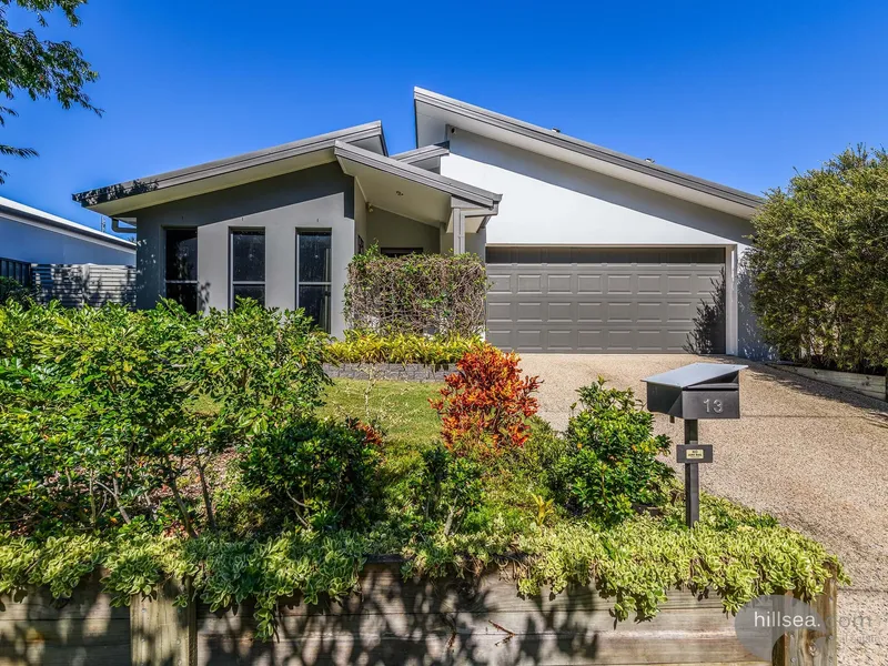 Lovely Family Home in Ideal Cul-de-Sac Location - Energy Efficient appx 6.5kw Solar System