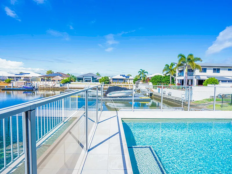 DELIGHTFUL MODERN CANAL HOME IN BONGAREE, BRIBIE ISLAND