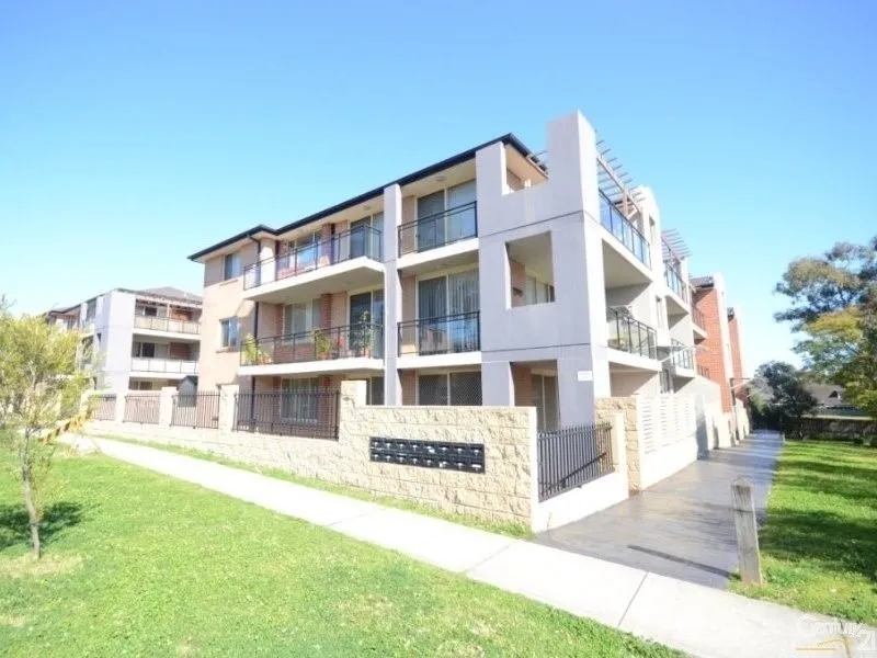 UPDATED & SPACIOUS 1-BEDROOM, RECENTLY PAINTED!